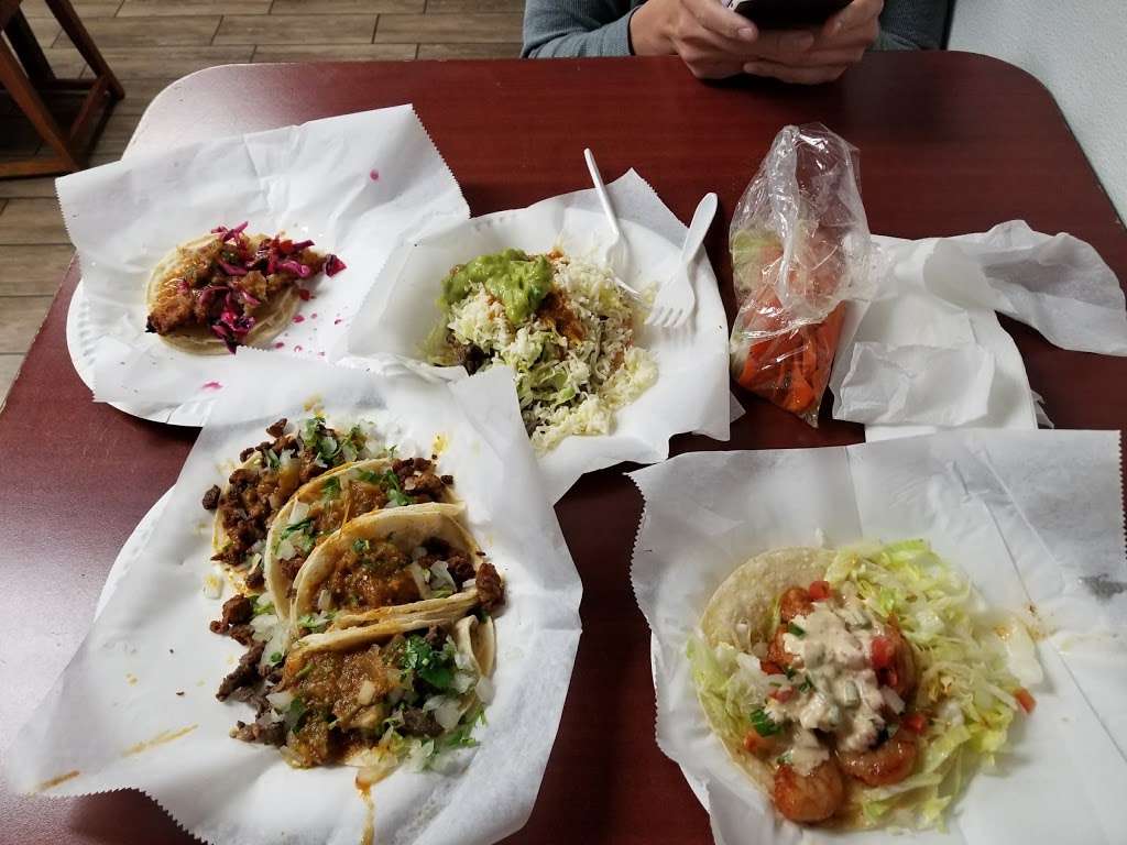 Lax Tacos | 543 W Arbor Vitae St, Inglewood, CA 90301, USA | Phone: (310) 412-3903