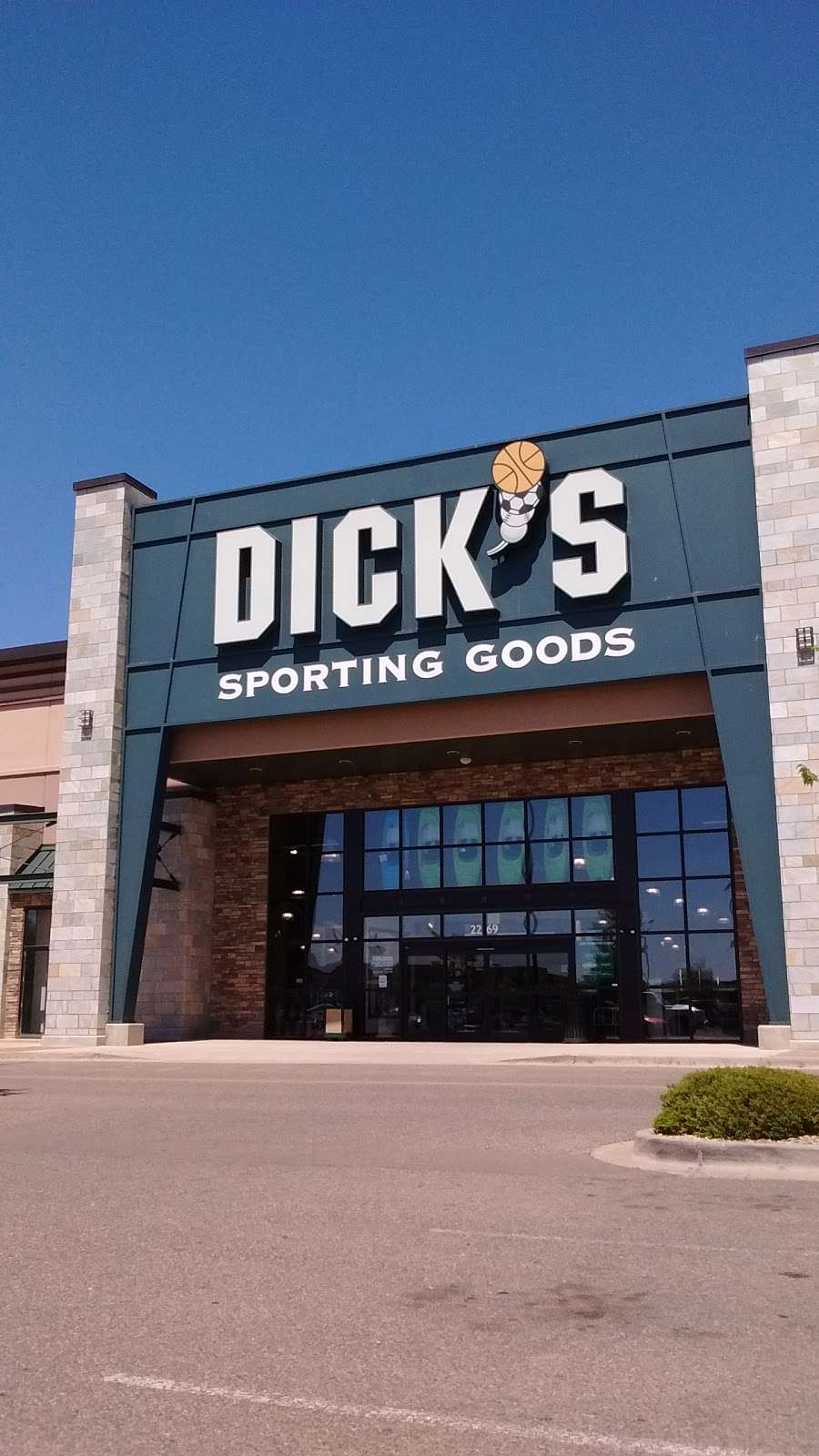 DICKS Sporting Goods | 2269 Prairie Center Pkwy, Brighton, CO 80601, USA | Phone: (720) 685-1701