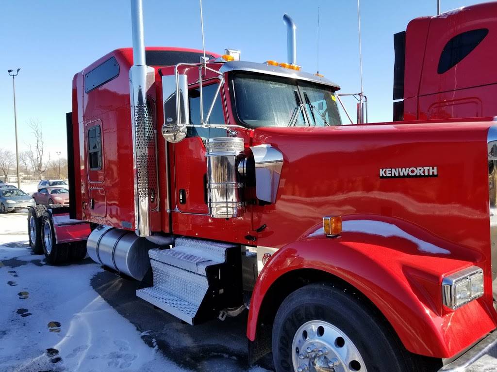 Lone Mountain Truck Leasing | 200 Owen Pkwy Cir, Carter Lake, IA 51510, USA | Phone: (866) 512-5685