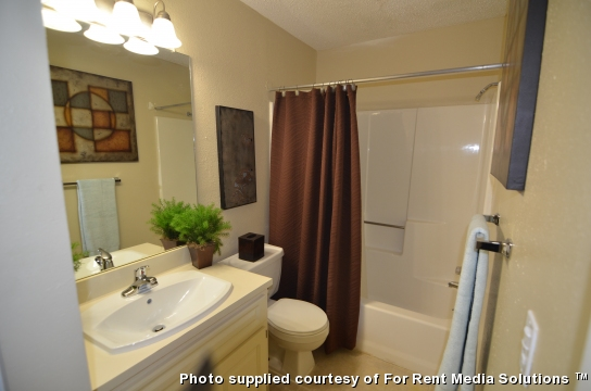 Village Lakes Apartments | 500 W Airport Blvd, Sanford, FL 32773, USA | Phone: (407) 322-9104