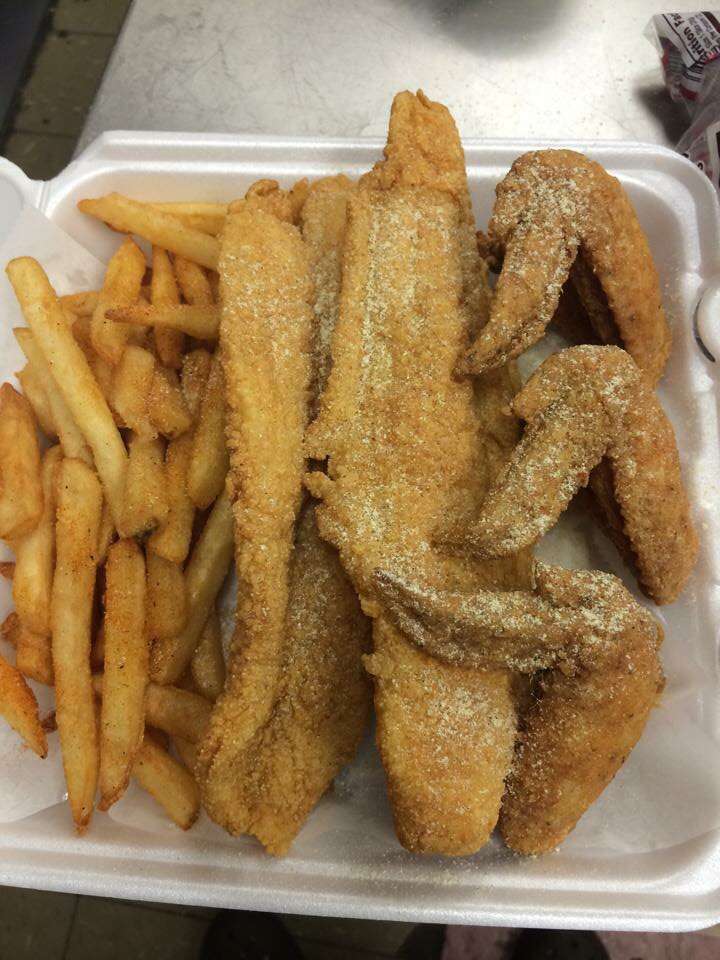 Blue Shark Fish & Chicken | 5456 W 34th St, Indianapolis, IN 46224, USA | Phone: (317) 329-4640