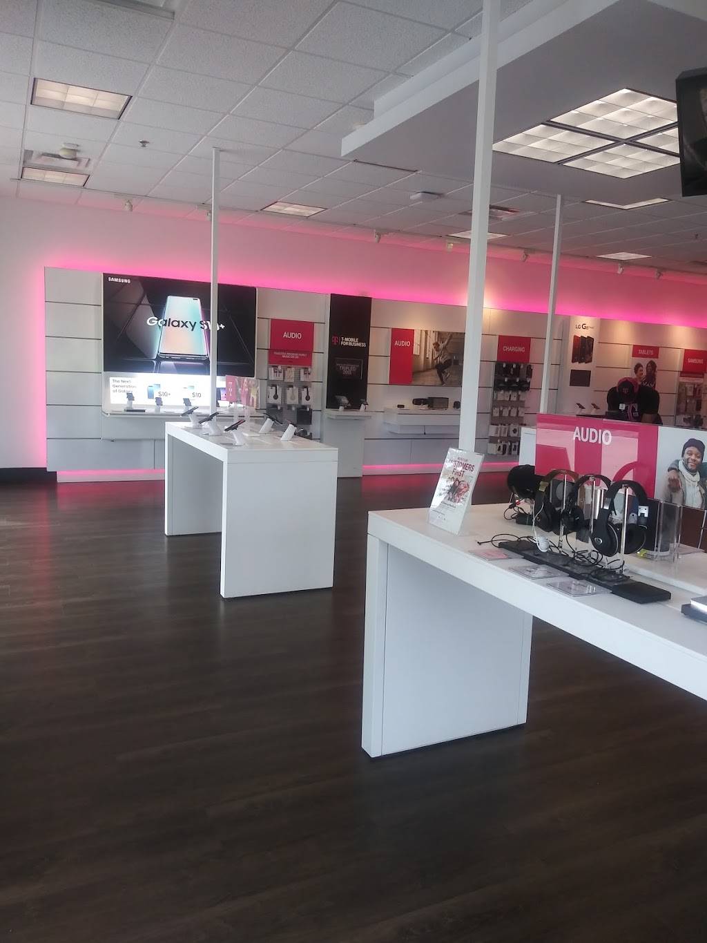 T-Mobile | 3910 Flat Shoals Pkwy #110, Decatur, GA 30034, USA | Phone: (404) 328-1062