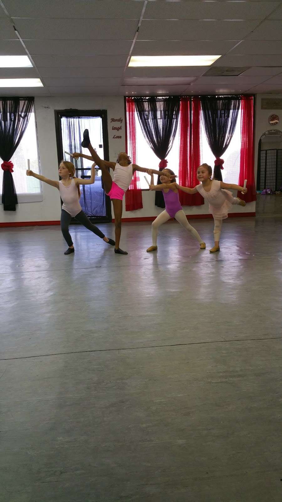 Milahs School of Dance | 125 West Bear Creek Road, 104, Glenn Heights, TX 75154, USA | Phone: (469) 619-7731