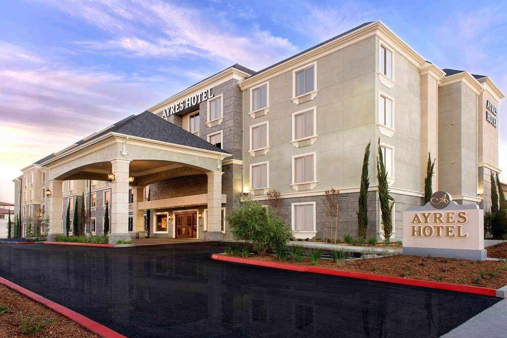 Ayres Hotel Fountain Valley | 17550 Brookhurst St, Fountain Valley, CA 92708 | Phone: (714) 861-5170