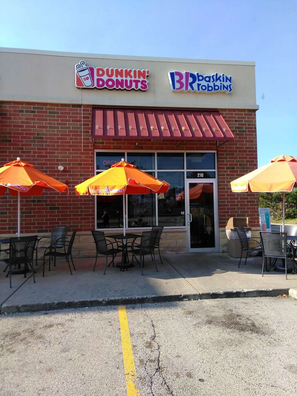 Dunkin Donuts | 210 Peterson Rd, Libertyville, IL 60048, USA | Phone: (847) 680-8008