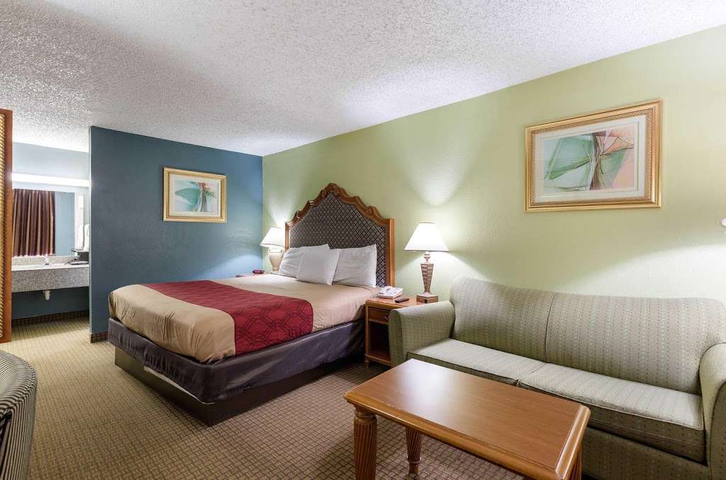 Econo Lodge | 1601 Interstate 45 S, Conroe, TX 77301, USA | Phone: (936) 756-8941