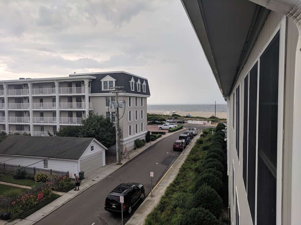 Sandpiper Beach Club | 11 Beach Ave, Cape May, NJ 08204, USA | Phone: (800) 732-7816