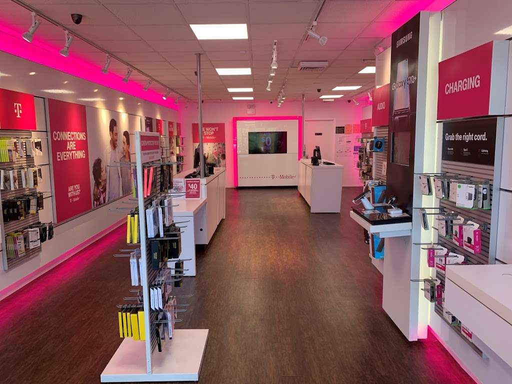T-Mobile | 198-25 Horace Harding Expy, Fresh Meadows, NY 11365 | Phone: (347) 235-0825
