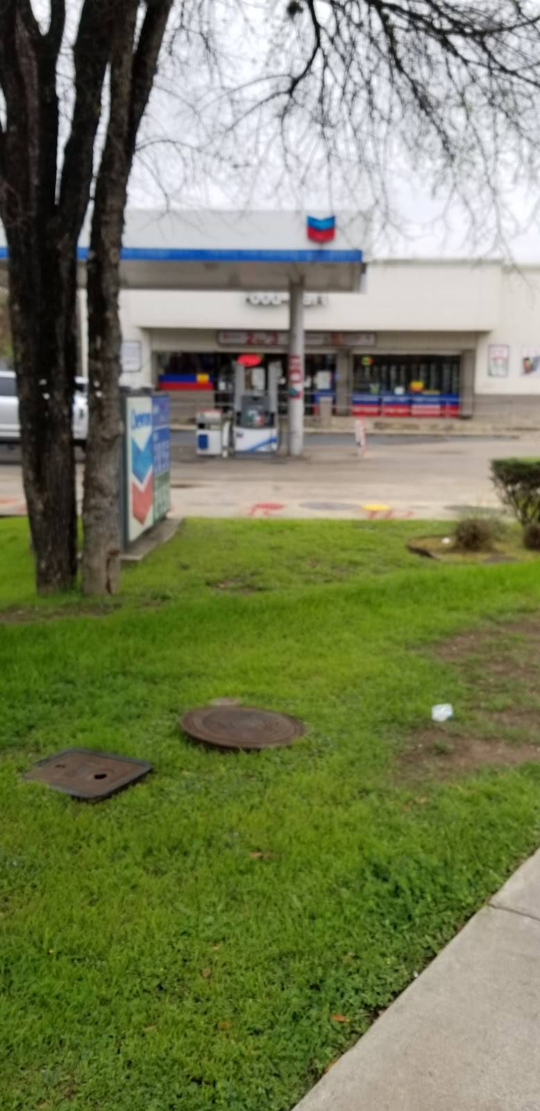 Chevron | 2433 S Pleasant Valley Rd, Austin, TX 78741, USA | Phone: (512) 462-9500