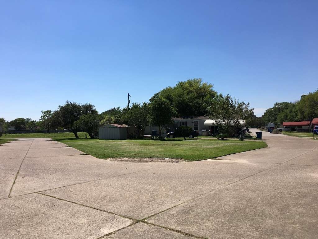 Bayside Mobile Home Park | 1818 Main St, La Marque, TX 77568, USA | Phone: (832) 422-7368