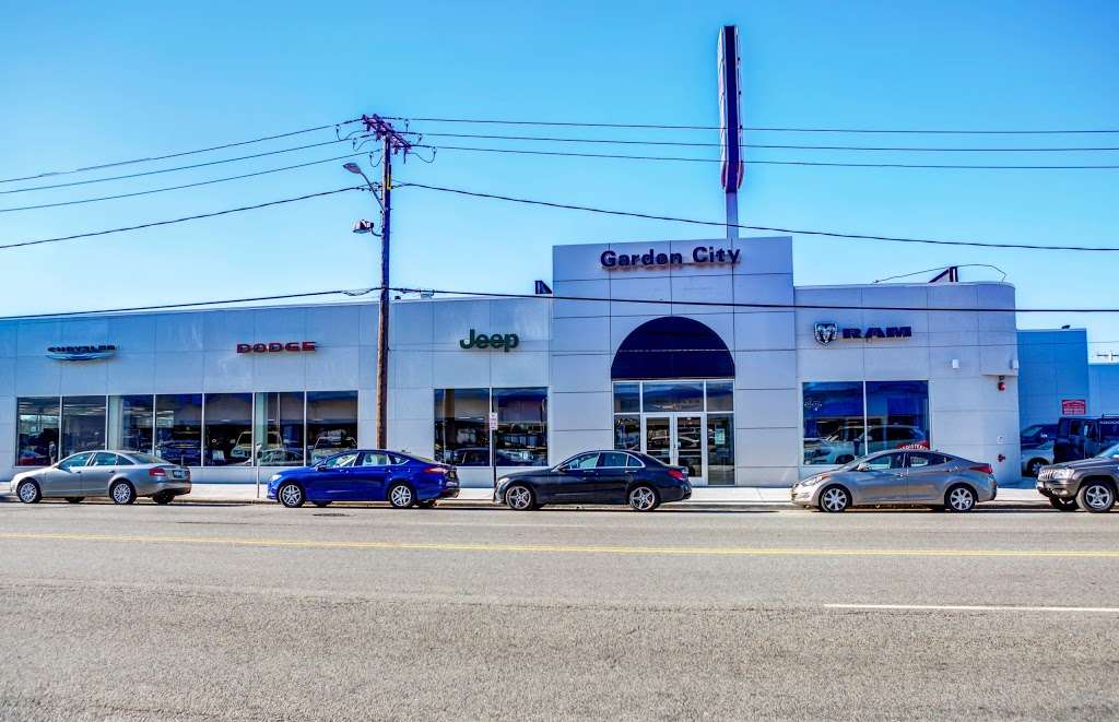 Garden City Jeep Chrysler Dodge Ram SRT | 283 N Franklin St, Hempstead, NY 11550, USA | Phone: (516) 336-4712