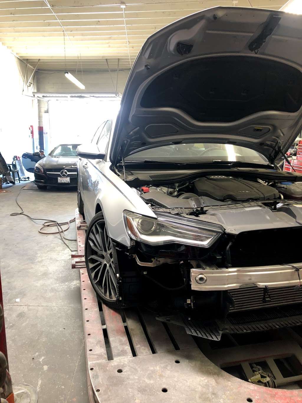 World Auto Body & Paint Center | 1199 South La Brea Ave, Los Angeles, CA 90019, USA | Phone: (323) 931-9399