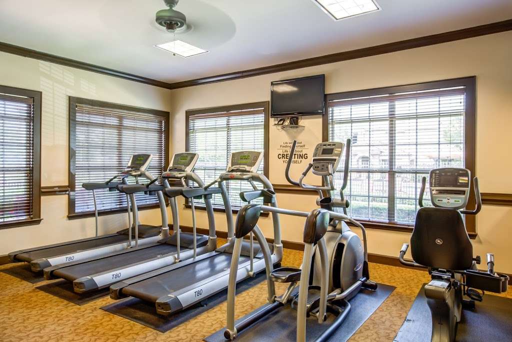 The Pointe at Vista Ridge Apartments | 2701 MacArthur Blvd, Lewisville, TX 75067, USA | Phone: (833) 203-0894