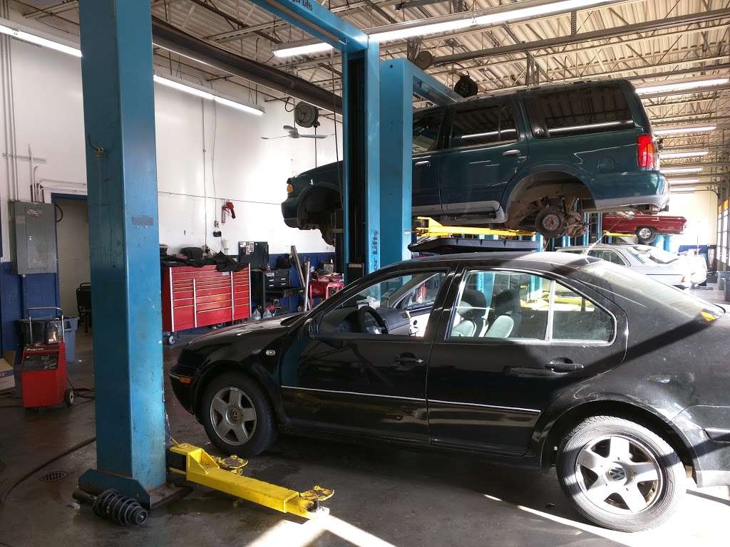 Auto Experts of Montgomery | 1490 Douglas Rd, Montgomery, IL 60538, USA | Phone: (630) 892-5555