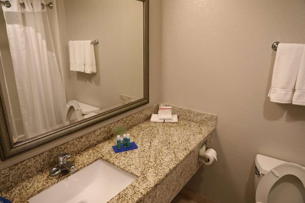 Holiday Inn Express & Suites Oceanfront Daytona Beach Shores | 3301 S Atlantic Ave, Daytona Beach Shores, FL 32118, USA | Phone: (386) 767-1711