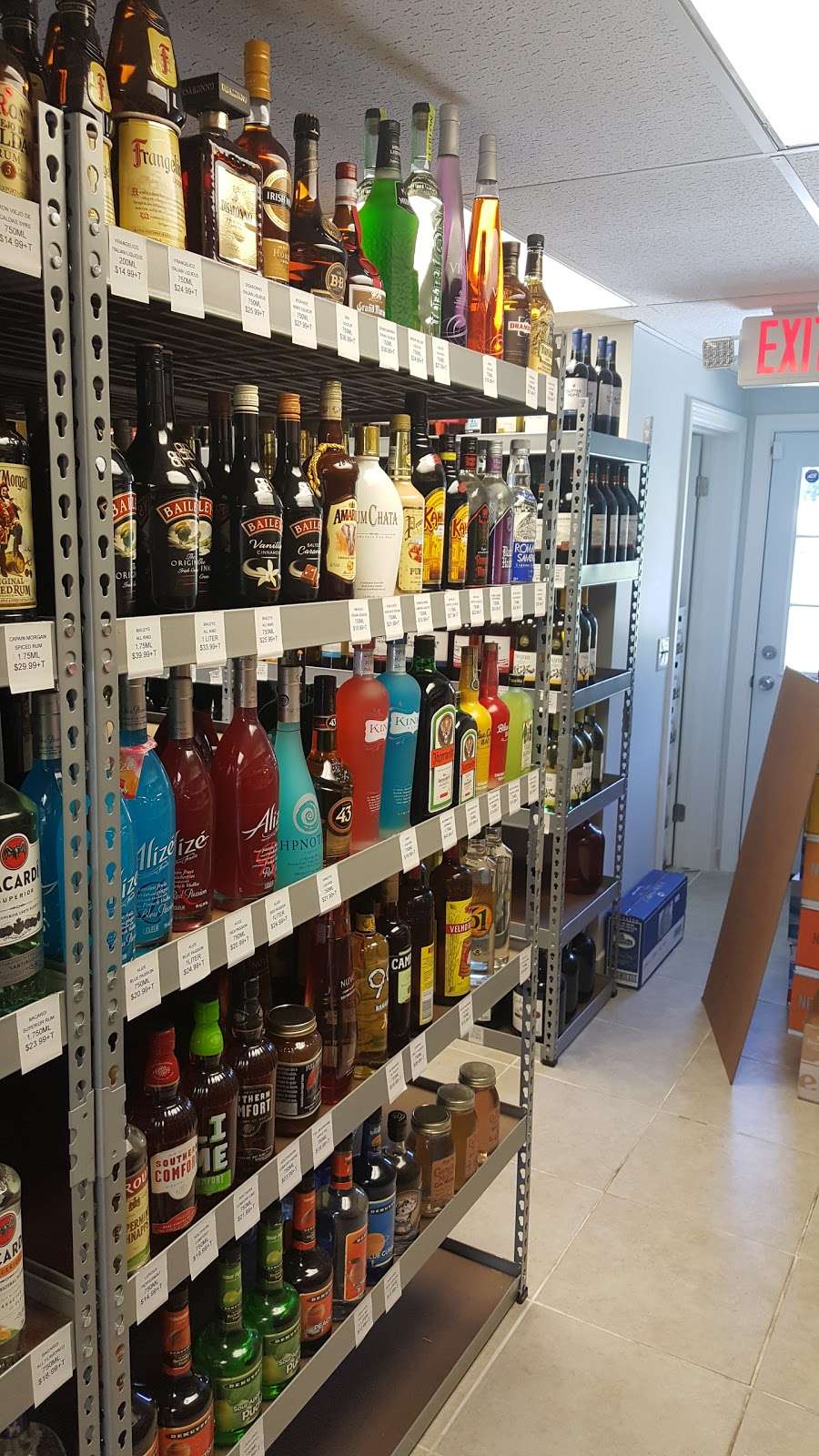 HILLTOP WINE AND LIQUOR | 3 Clapboard Ridge Rd, Danbury, CT 06811, USA | Phone: (203) 628-7816