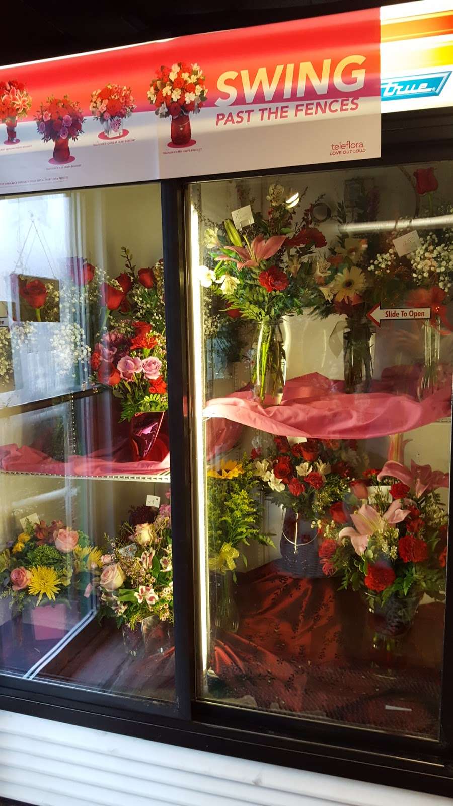 Angleton Flower & Gift Shop | 505 N Velasco St, Angleton, TX 77515, USA | Phone: (979) 849-5792