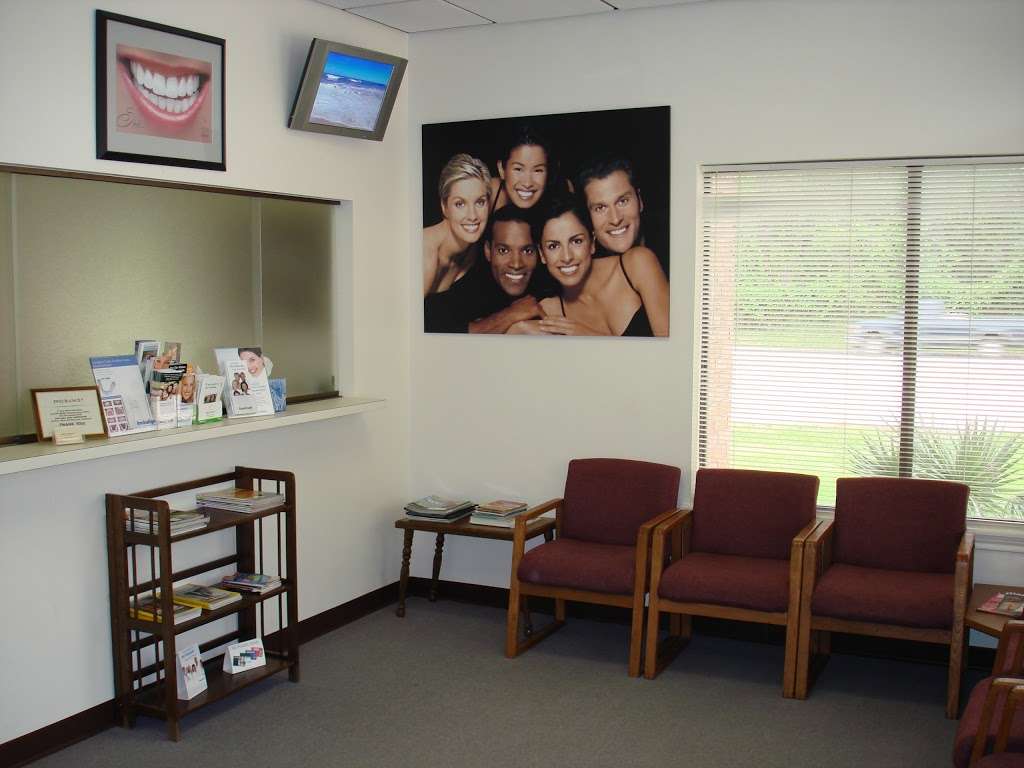 Dickinson Dental: Dr. Maxwell C. Elliott DDS | 1915 FM 517 Rd E, Dickinson, TX 77539 | Phone: (281) 534-7112