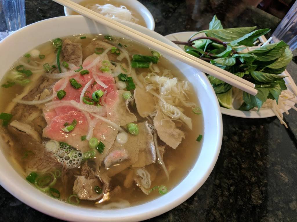 Pho 7 | 10009 E Hampden Ave, Denver, CO 80231, USA | Phone: (303) 752-1065