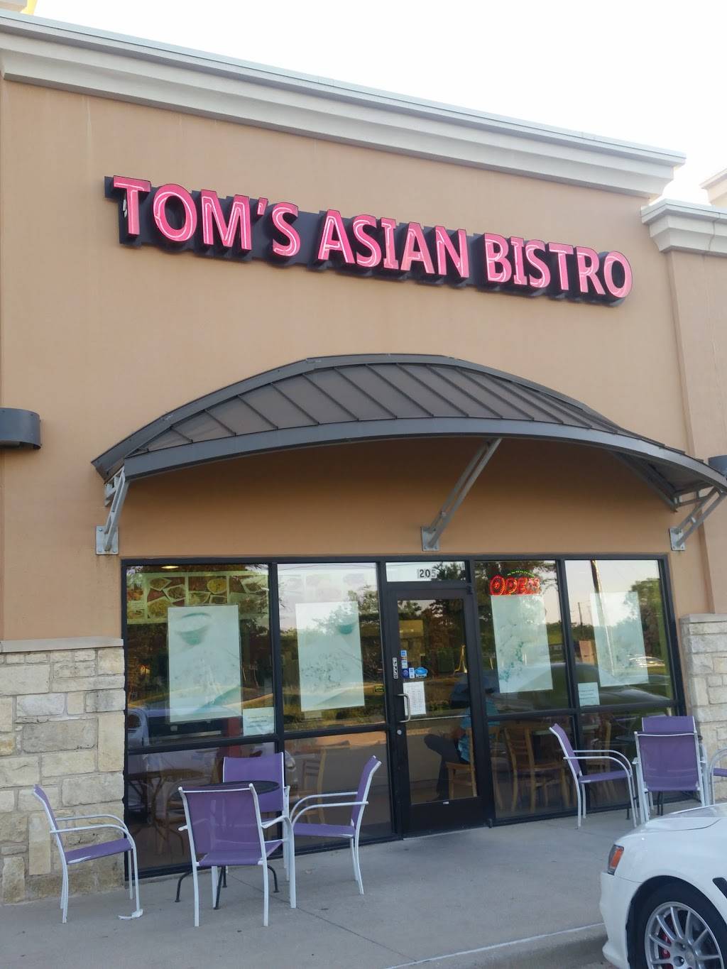 Toms Asian Bistro | 2977 S Precinct Line Rd, Fort Worth, TX 76118, USA | Phone: (817) 284-3883