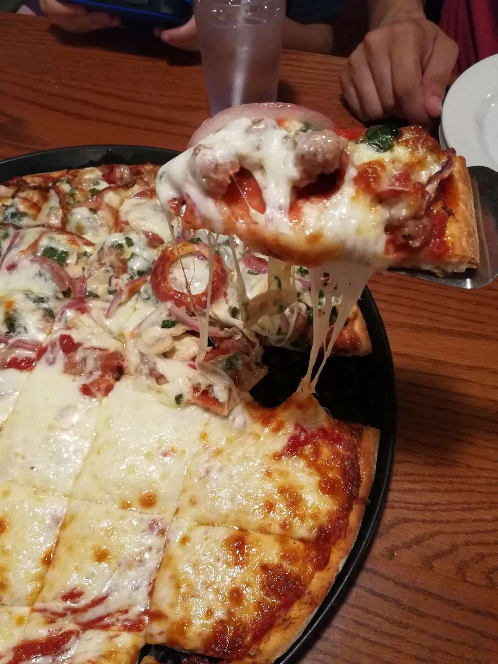 Beggars Pizza | 11329 W 143rd St, Orland Park, IL 60467 | Phone: (708) 364-1500