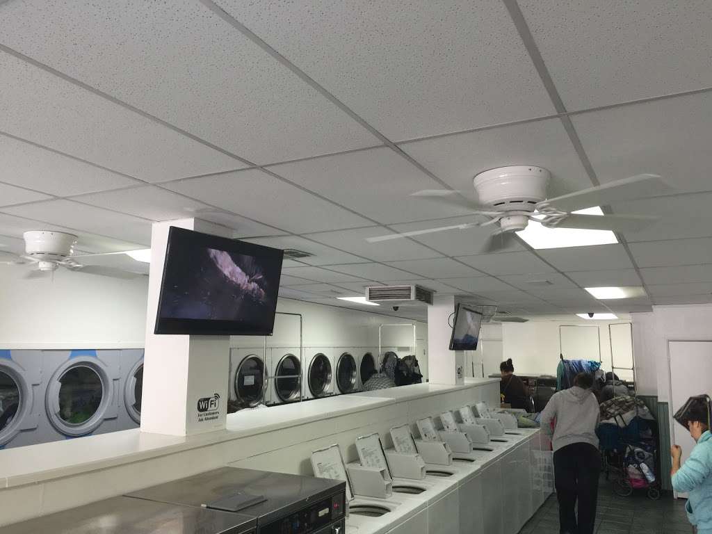 Shasta Coin Laundry | 253 E Baseline Rd, Rialto, CA 92376, USA | Phone: (909) 447-9828