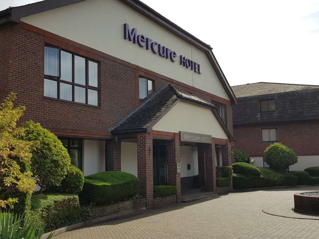 Mercure Dartford Brands Hatch Hotel | Brands Hatch Rd, West Kingsdown, Dartford DA3 8PE, UK | Phone: 0871 376 9008