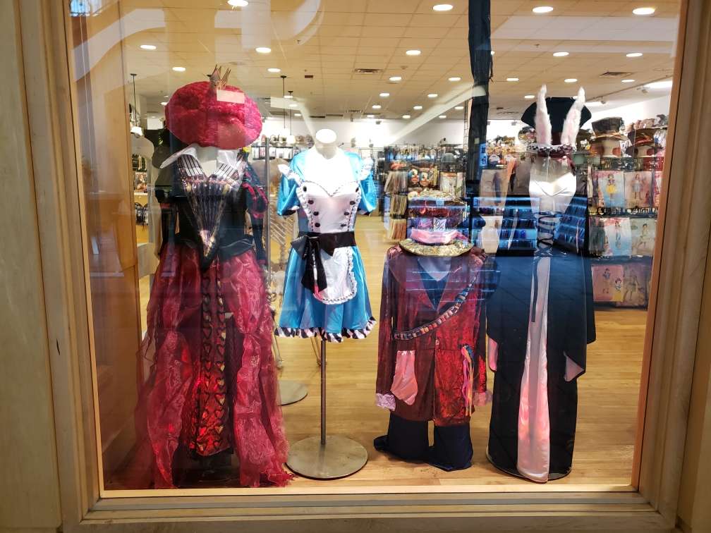 Halloween Shoppe | Solomon Pond Mall, 601 Donald Lynch Blvd, Marlborough, MA 01752, USA | Phone: (508) 481-1065