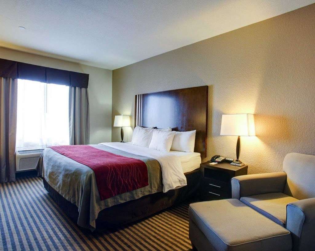 Comfort Inn & Suites | 9345 Hwy 6, Navasota, TX 77868, USA | Phone: (936) 825-9461