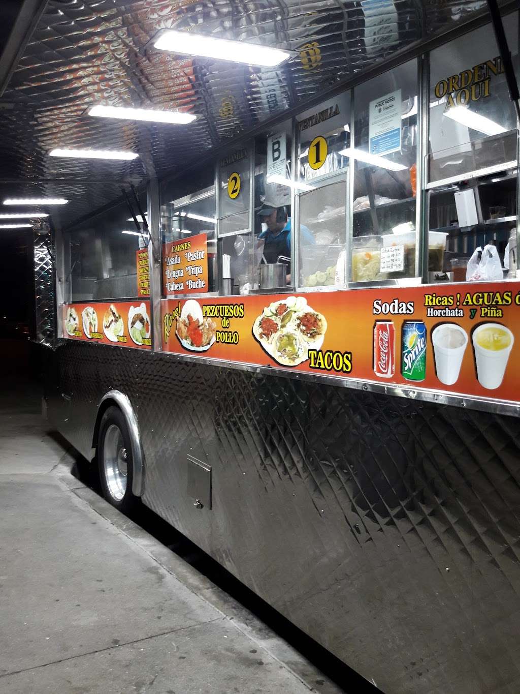 Santa Rita Jalisco Taco Truck | 3900 E 1st St, Los Angeles, CA 90063, USA | Phone: (323) 261-2738