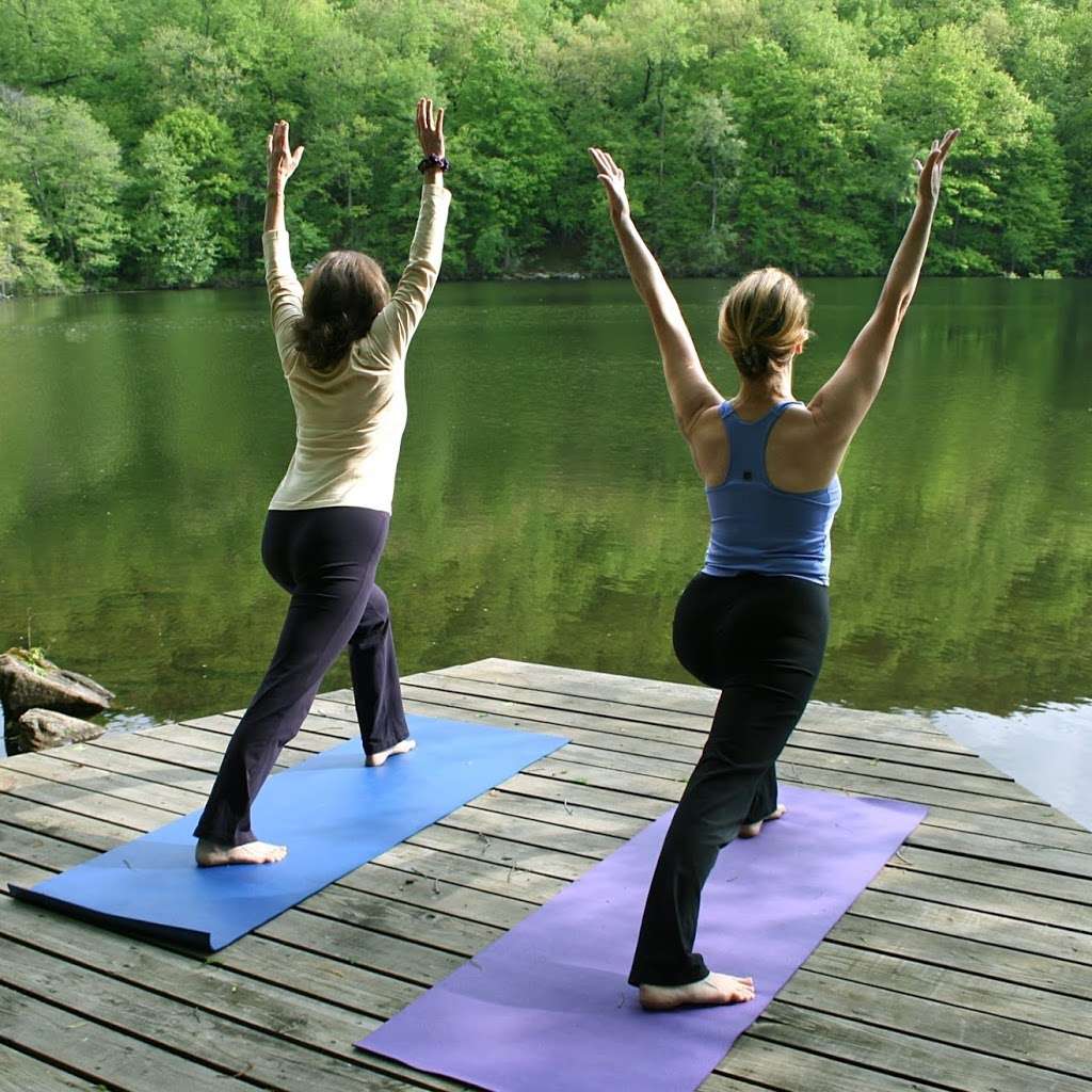 Yoga on Lake Rippowam | 17 N Lake Cir, South Salem, NY 10590, USA | Phone: (914) 274-0007