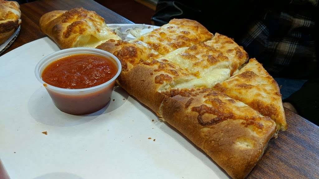 Theos Pizzeria and Grille | 456 Boston Post Rd, Weston, MA 02493, USA | Phone: (781) 893-1377