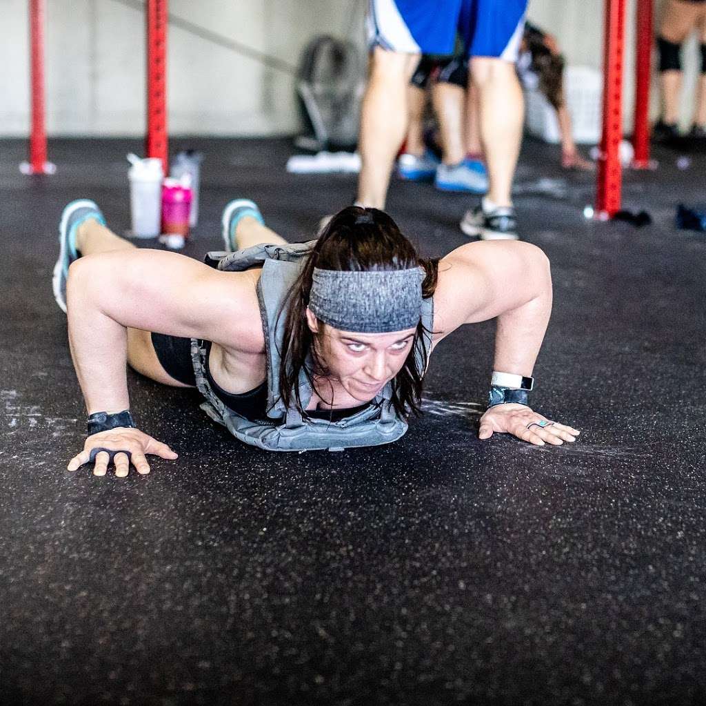 Beyond the Lines CrossFit | 1114 Southview Dr building e, Liberty, MO 64068, USA | Phone: (816) 338-7798