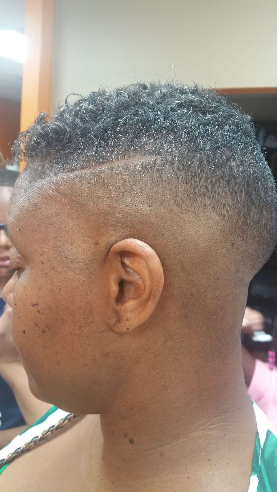 Miles Barbershop | 7611 S Osborne Rd #206, Upper Marlboro, MD 20772 | Phone: (301) 574-2887