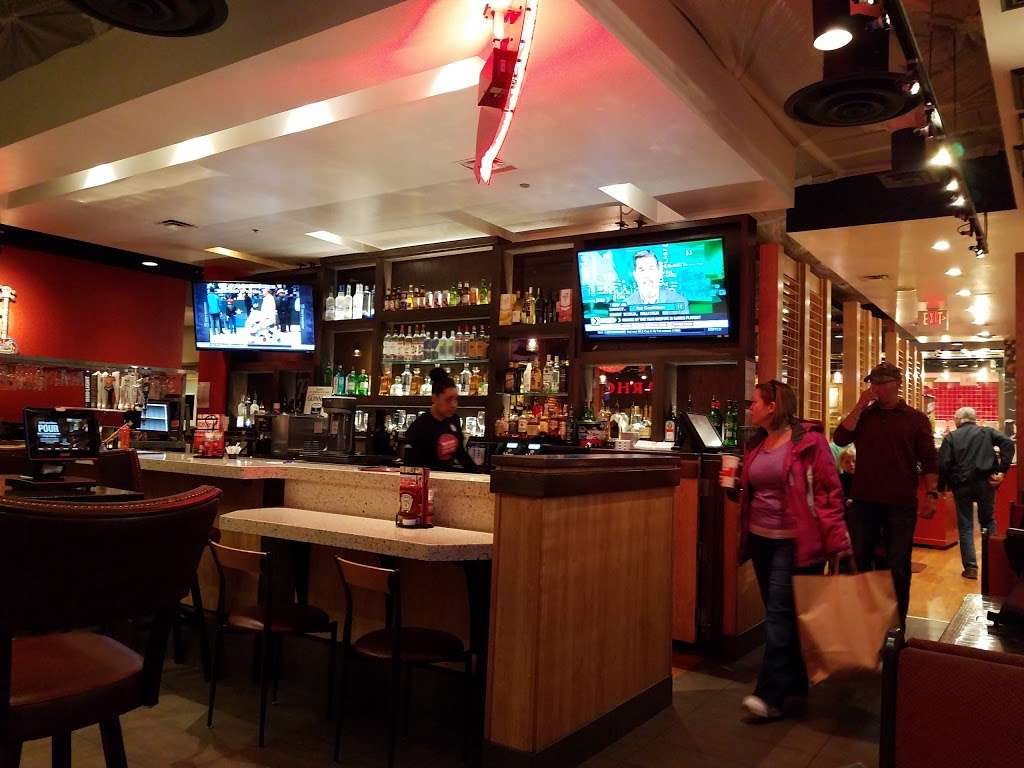 Red Robin Gourmet Burgers and Brews | 17301 Valley Mall Rd, Hagerstown, MD 21740, USA | Phone: (301) 582-5370