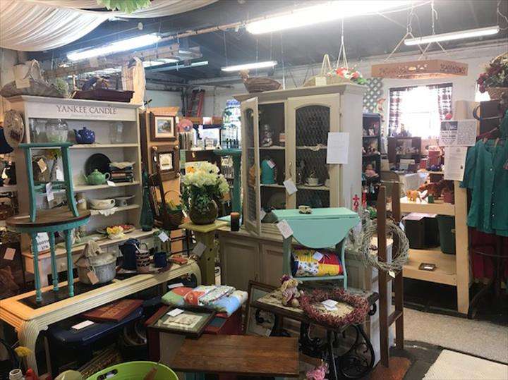 Treasures Old & New | 132 W State St, Pendleton, IN 46064, USA | Phone: (765) 778-7857