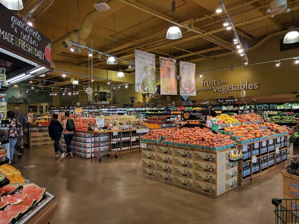 Whole Foods Market | 1101 S Canal St Ste 107, Chicago, IL 60607, USA | Phone: (312) 435-4600