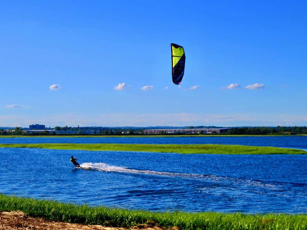 Black Rock Kiteboarding School | 118 Woodland Ave, Bridgeport, CT 06605, USA | Phone: (203) 543-2366