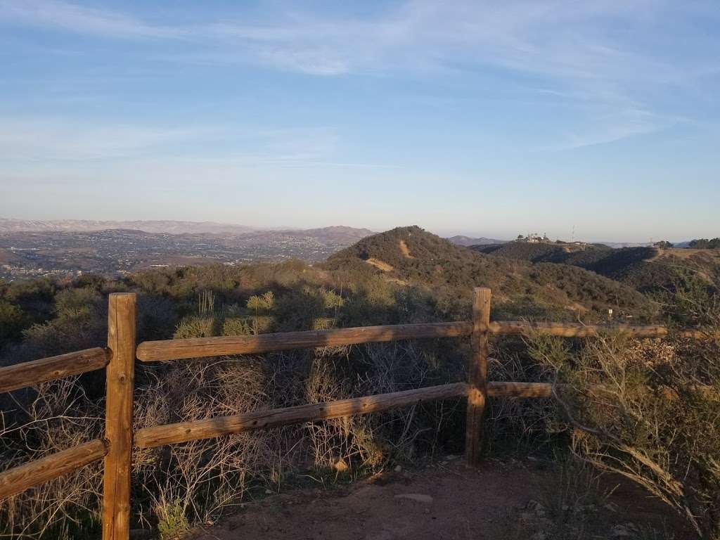 Rosewood Trail Trailhead | 398 Regal Oak Ct, Thousand Oaks, CA 91320, USA