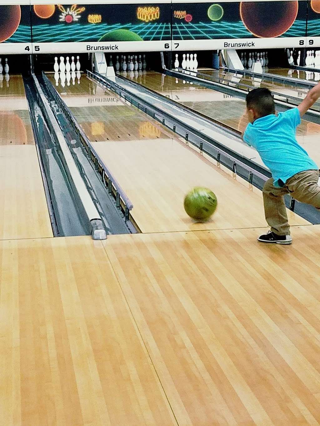 Sunset Bowl | 2015 N Lewis Ave, Waukegan, IL 60087, USA | Phone: (847) 336-8001