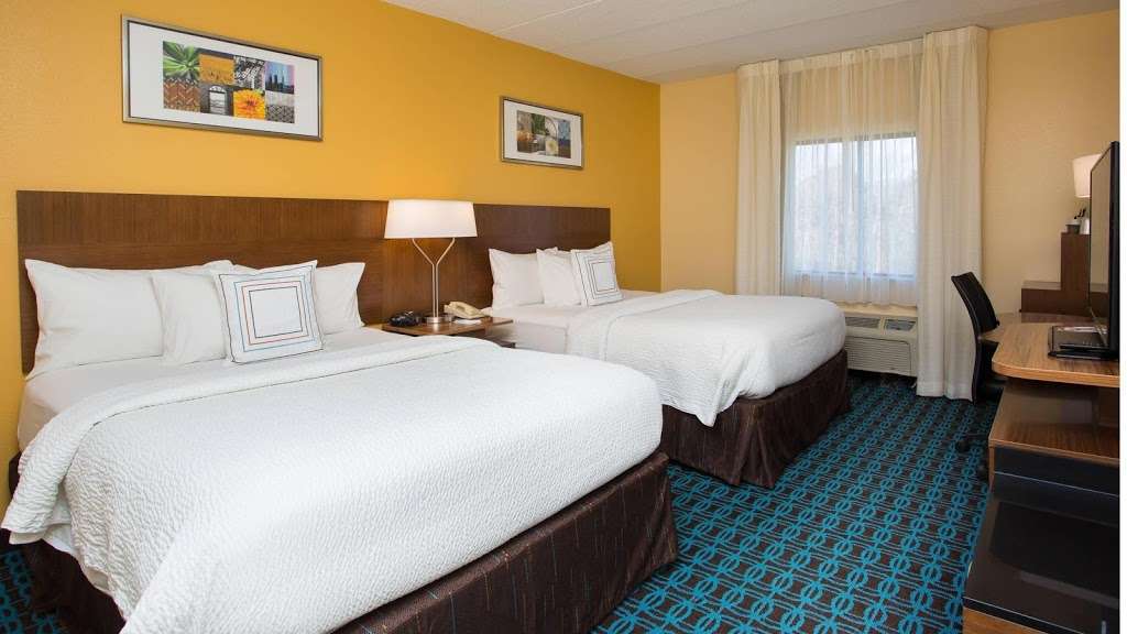 Fairfield Inn & Suites by Marriott Raynham Middleborough/Plymout | 4 Chalet Rd, Middleborough, MA 02346, USA | Phone: (508) 946-4000