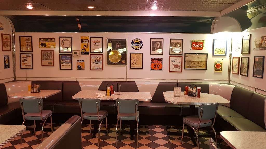 Moonlight Diner | 6250 Tower Rd, Denver, CO 80249 | Phone: (303) 307-1750