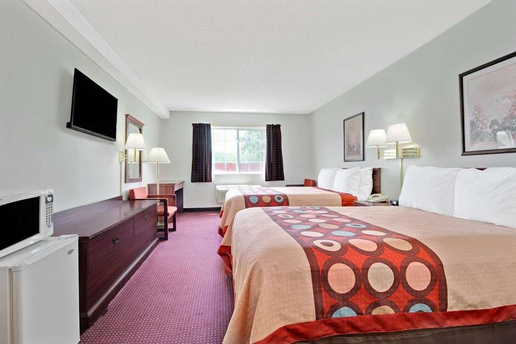 Super 8 by Wyndham Riverside/Kansas City | 800 Northwest Argosy Parkway, Riverside, MO 64150, USA | Phone: (816) 505-2888