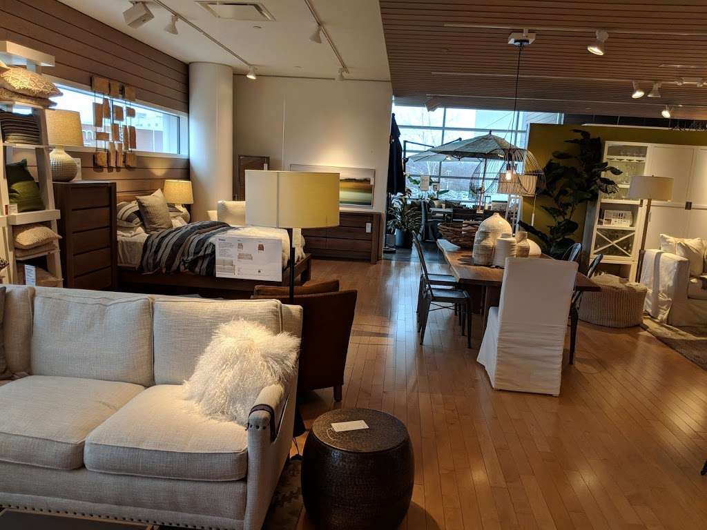 Crate and Barrel | 75 Middlesex Turnpike, Burlington, MA 01803 | Phone: (781) 270-3600