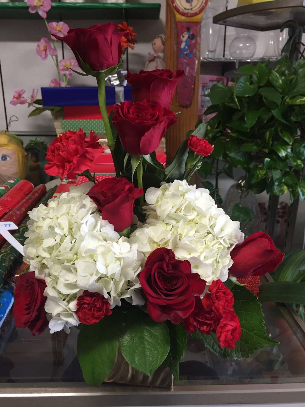 Melinas Flowers & Gift Shop | 3550 Gage Ave, Bell, CA 90201, USA | Phone: (323) 588-7157