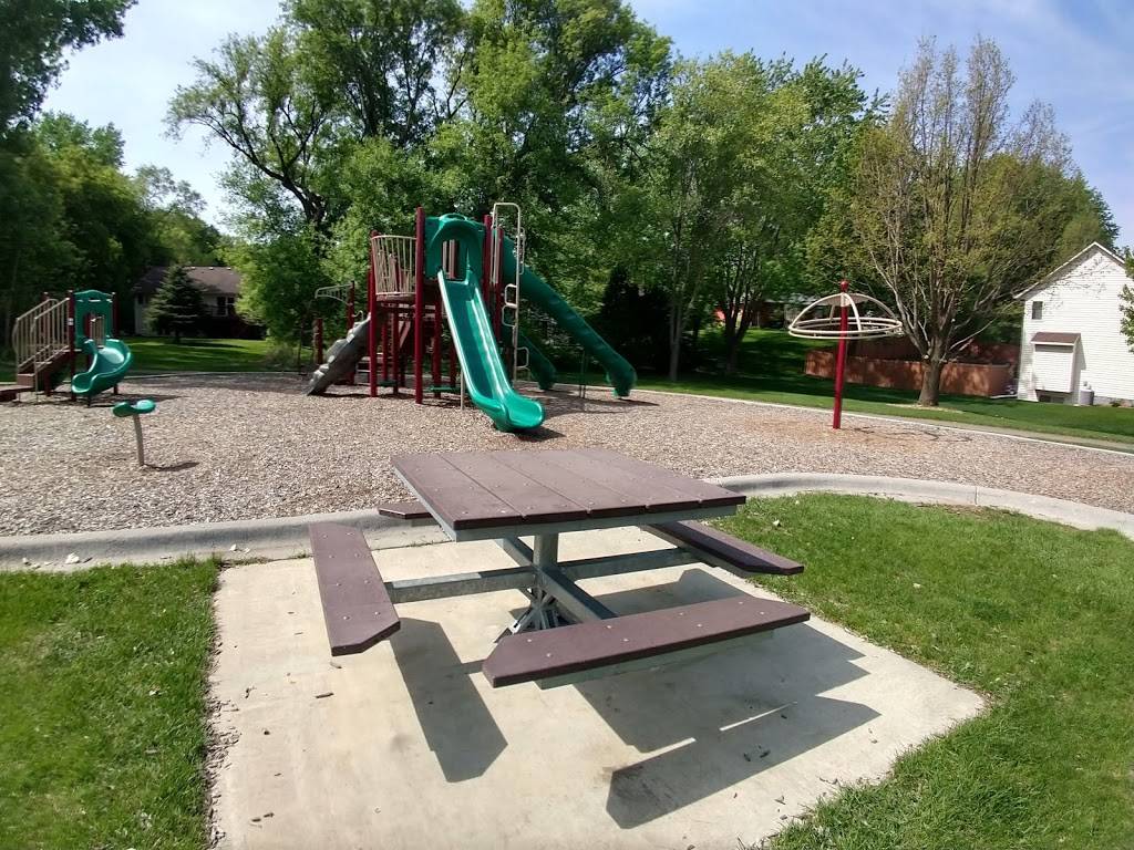 Burnhaven Park | 1076 Crystal Lake Rd W, Burnsville, MN 55306, USA | Phone: (952) 895-4500