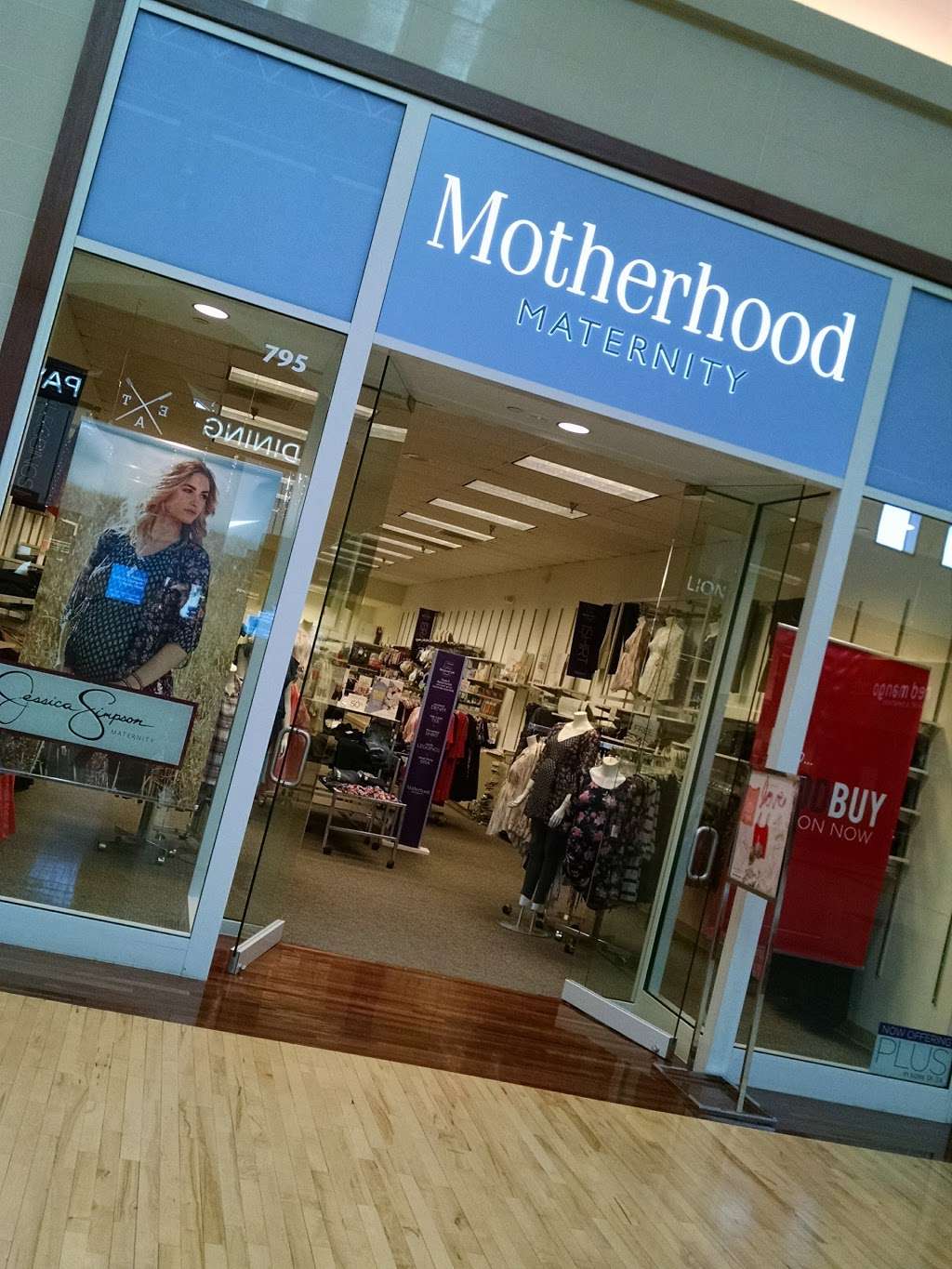 Motherhood Maternity Outlet | 6170 W Grand Ave, Gurnee, IL 60031, USA | Phone: (224) 214-0015