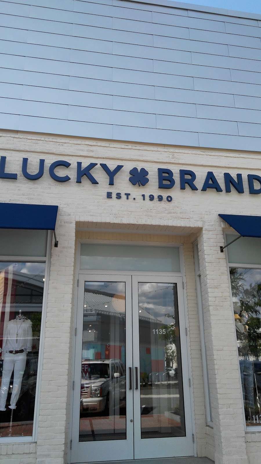 Lucky Brand | 1135 Market St, Lynnfield, MA 01940 | Phone: (781) 334-6909