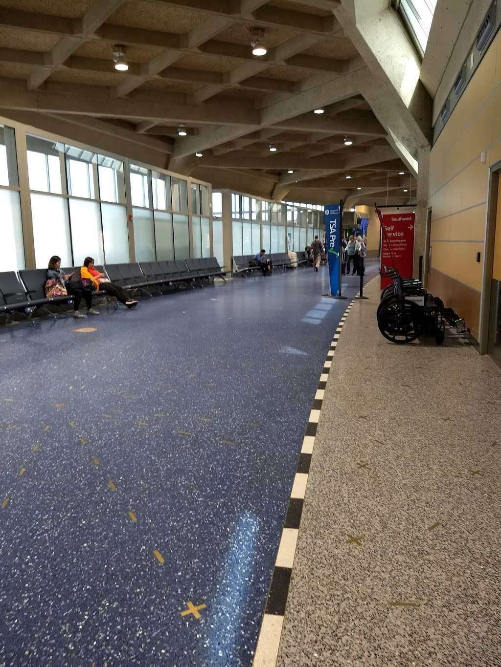 KCI Airport Terminal B | 1 Rome Cir, Kansas City, MO 64153