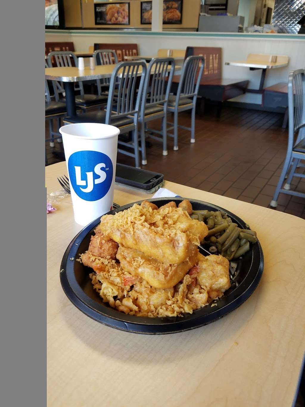 Long John Silvers | 6929 Harrisburg Blvd, Houston, TX 77011, USA | Phone: (281) 888-9589